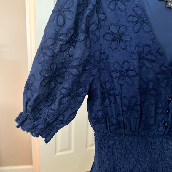 Dress - Picture 4 of 6